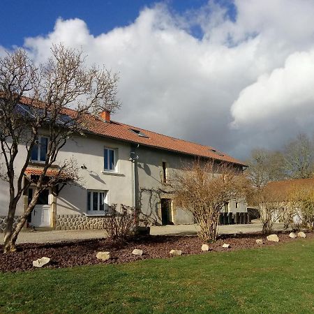 Chambres D'Hotes Quatre Mains Saint-Priest-des-Champs Luaran gambar