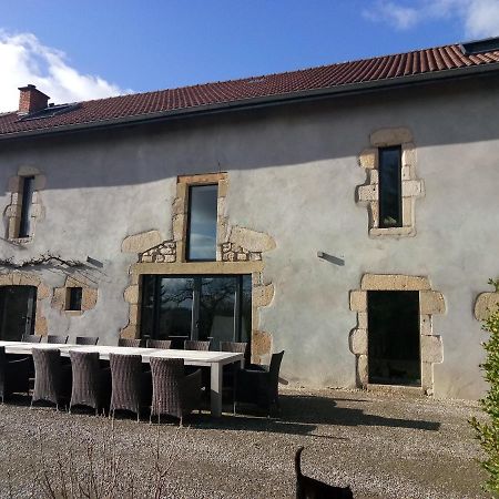 Chambres D'Hotes Quatre Mains Saint-Priest-des-Champs Luaran gambar