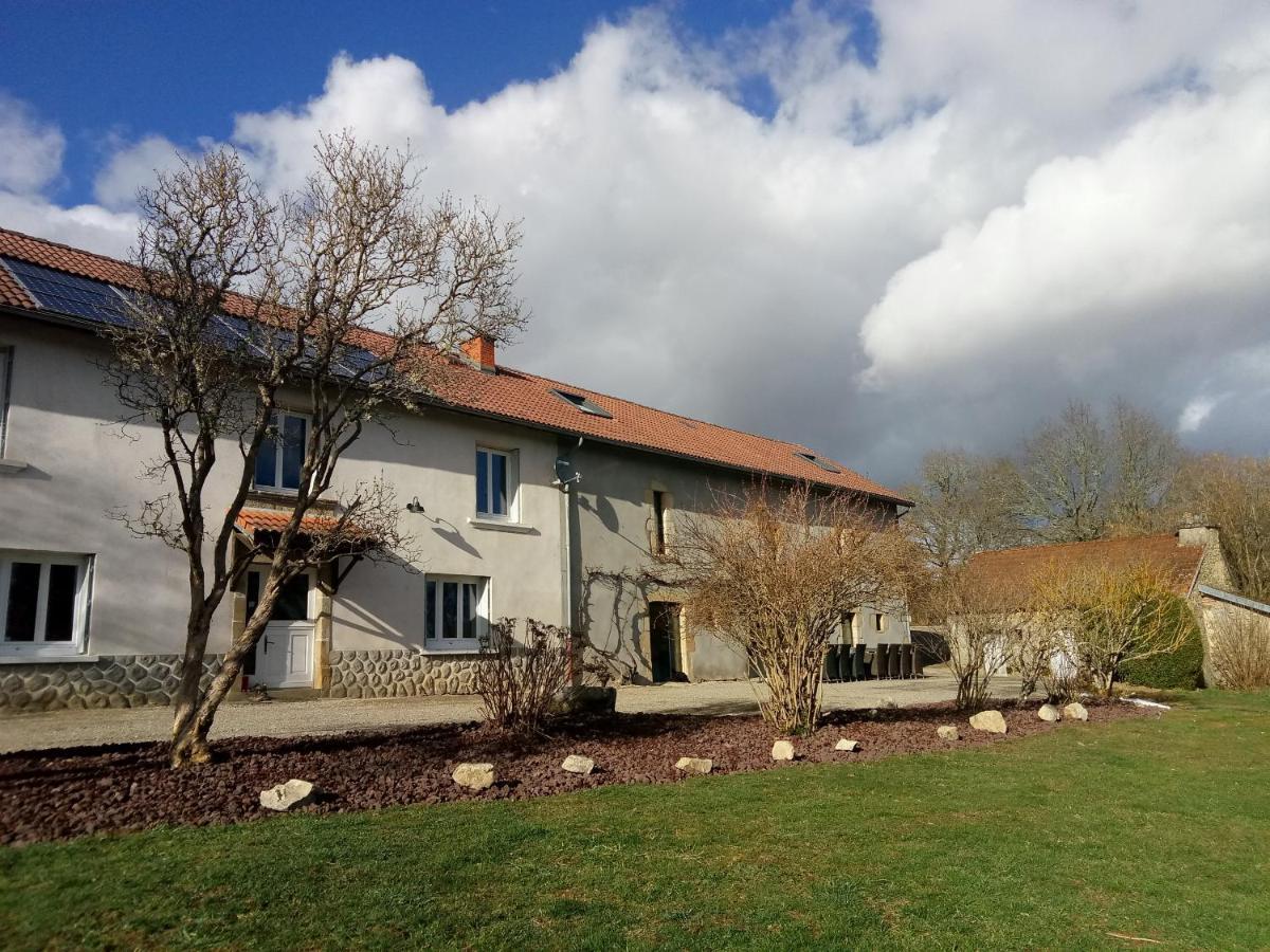 Chambres D'Hotes Quatre Mains Saint-Priest-des-Champs Luaran gambar