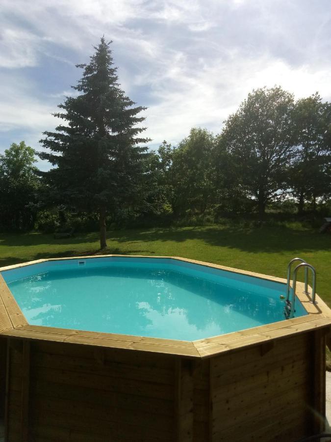 Chambres D'Hotes Quatre Mains Saint-Priest-des-Champs Luaran gambar