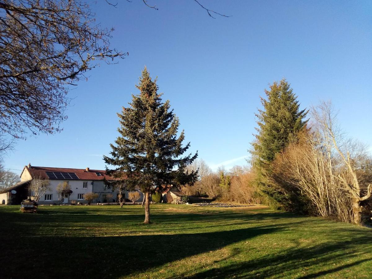Chambres D'Hotes Quatre Mains Saint-Priest-des-Champs Luaran gambar